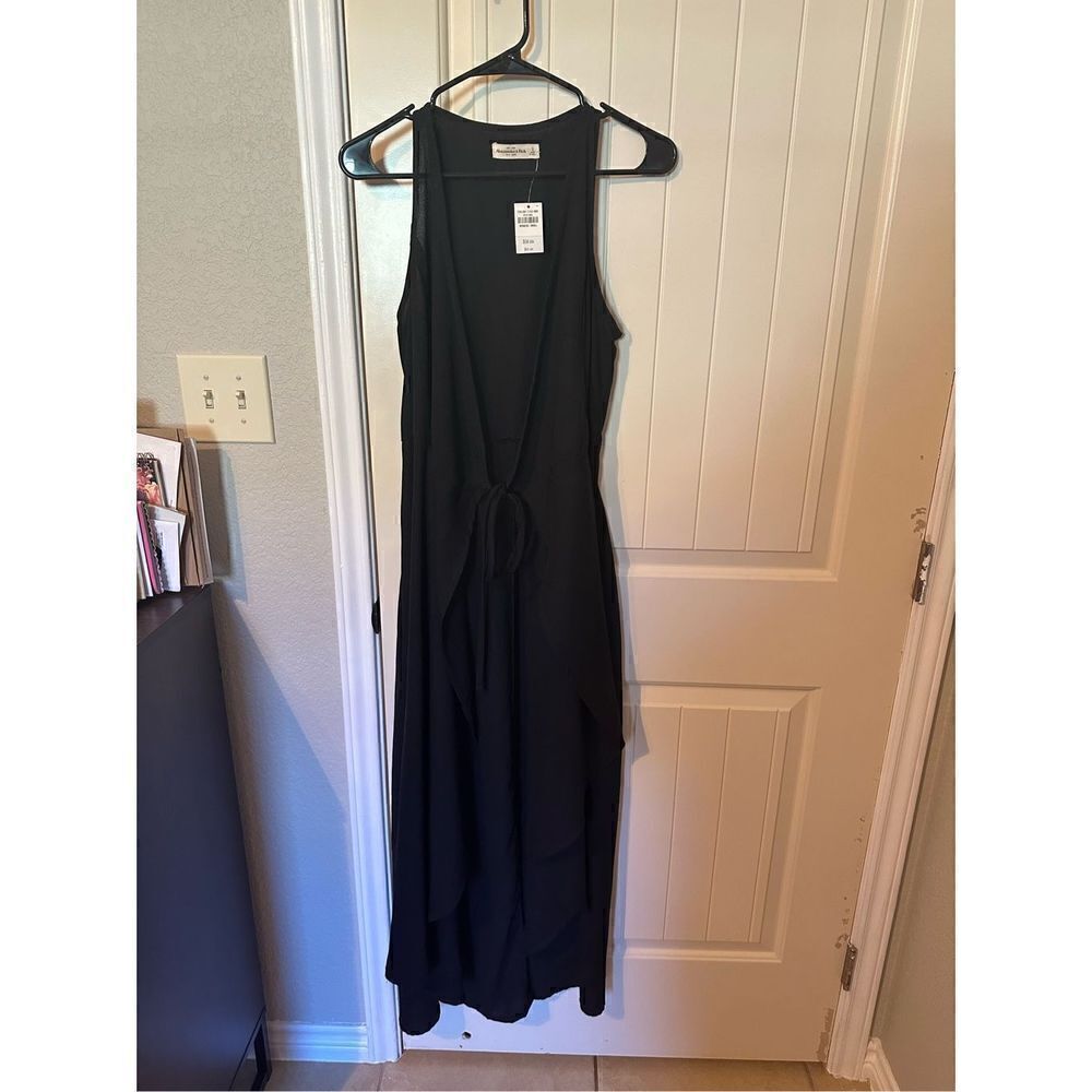 NWT Abercrombie & Fitch Women’s Black Sleeveless Cover Up - Size Small